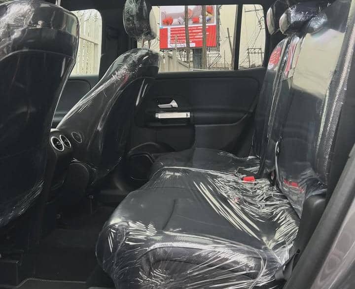 
								Mercedes Benz GLB250 full									