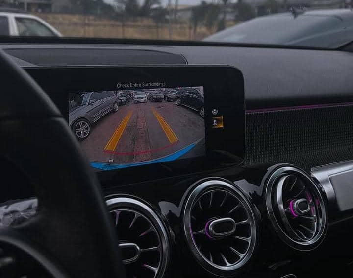 
								Mercedes Benz GLB250 full									