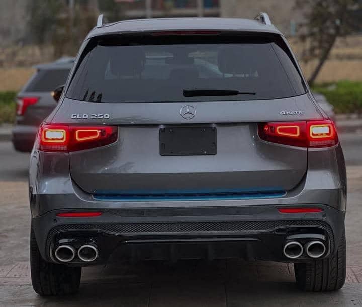 
								Mercedes Benz GLB250 full									