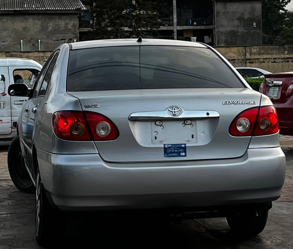 
								2006 Toyota Corolla full									