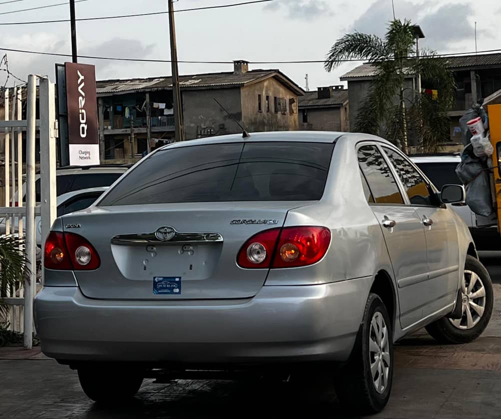
								2006 Toyota Corolla full									