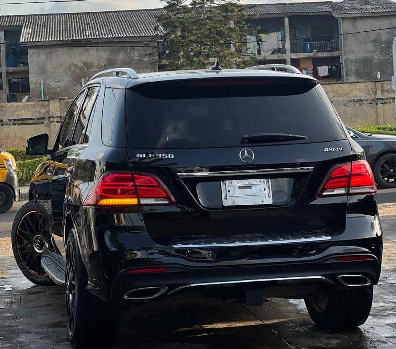 
								Mercedes Benx GLE350 full									